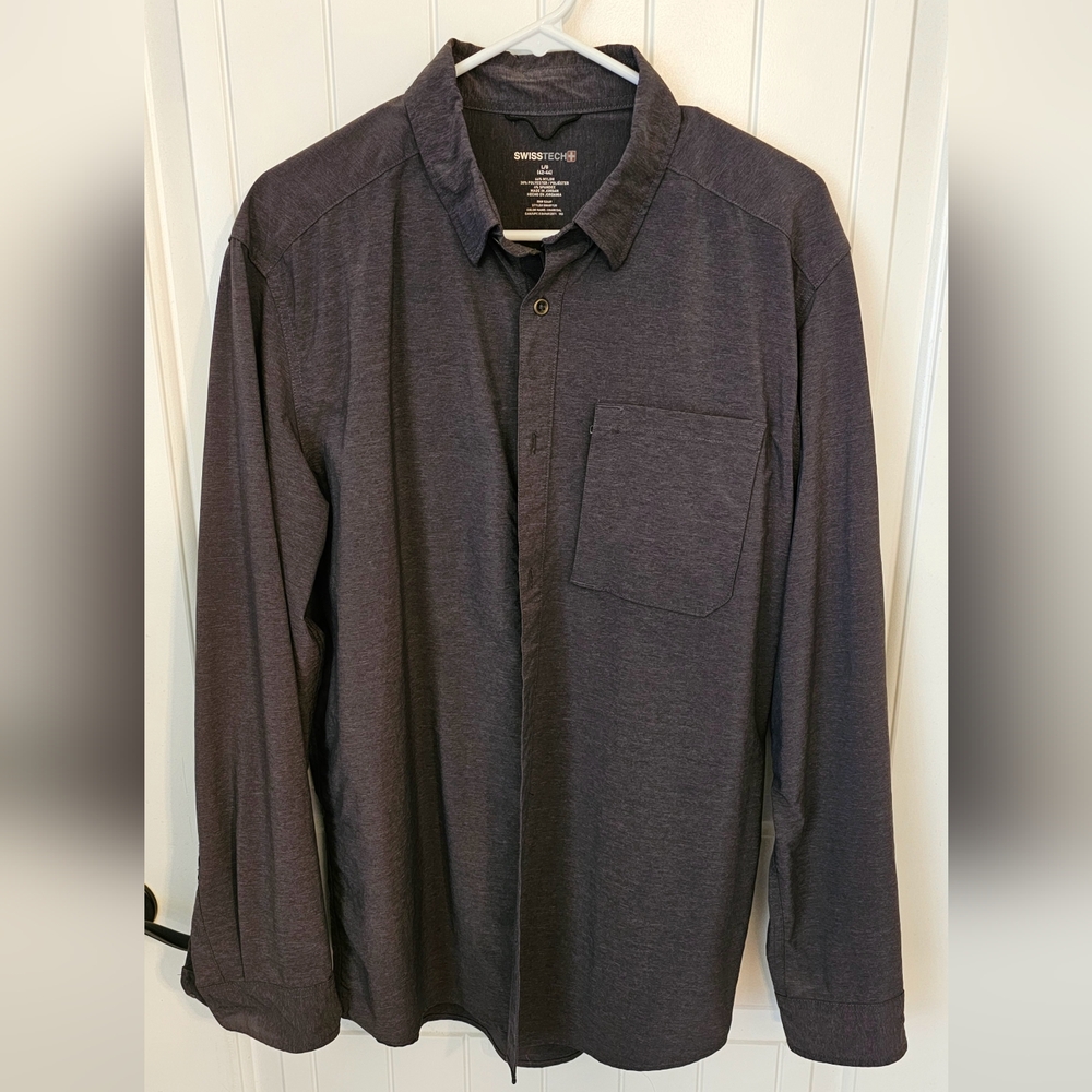 Swiss Tech Men's Charcoal Button Down Shirt